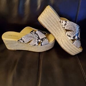 Nine West Platform Sandals size 6.5 EUC